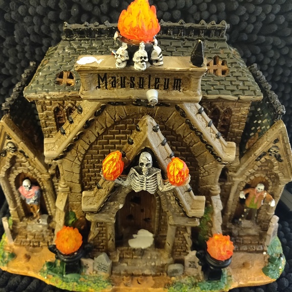 Lemax Other - Lemax Halloween MAUSOLEUM